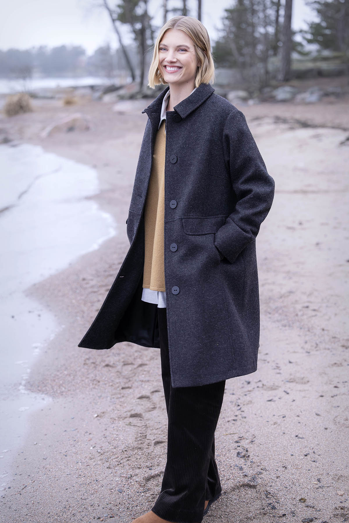 GARDA coat black