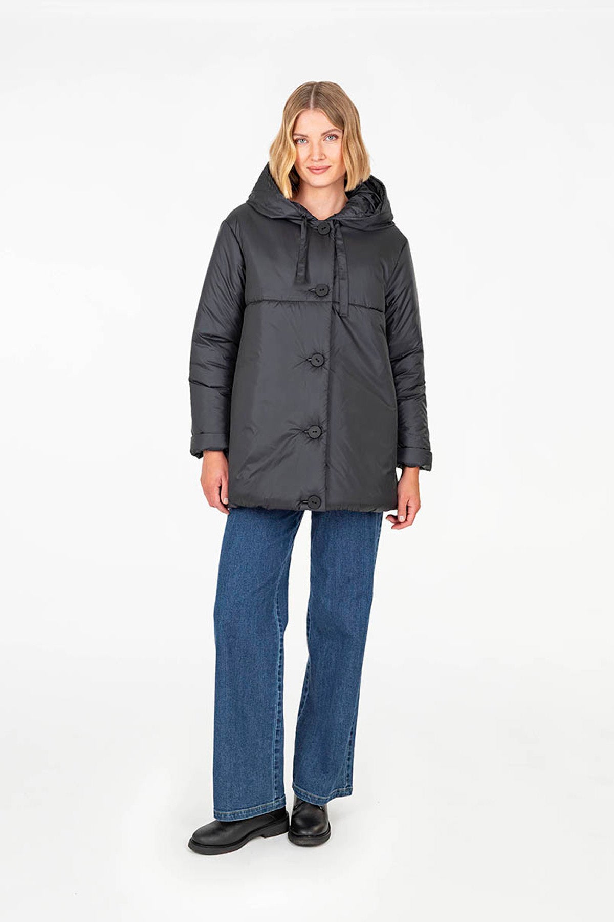SYLI coat black