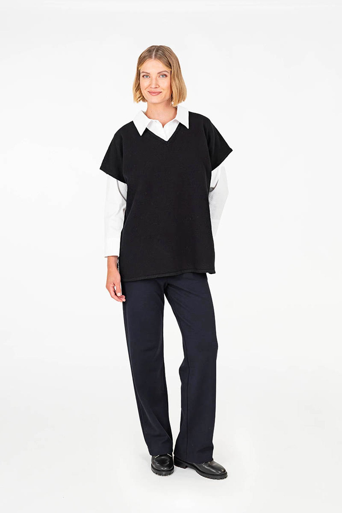 INDUS knit black