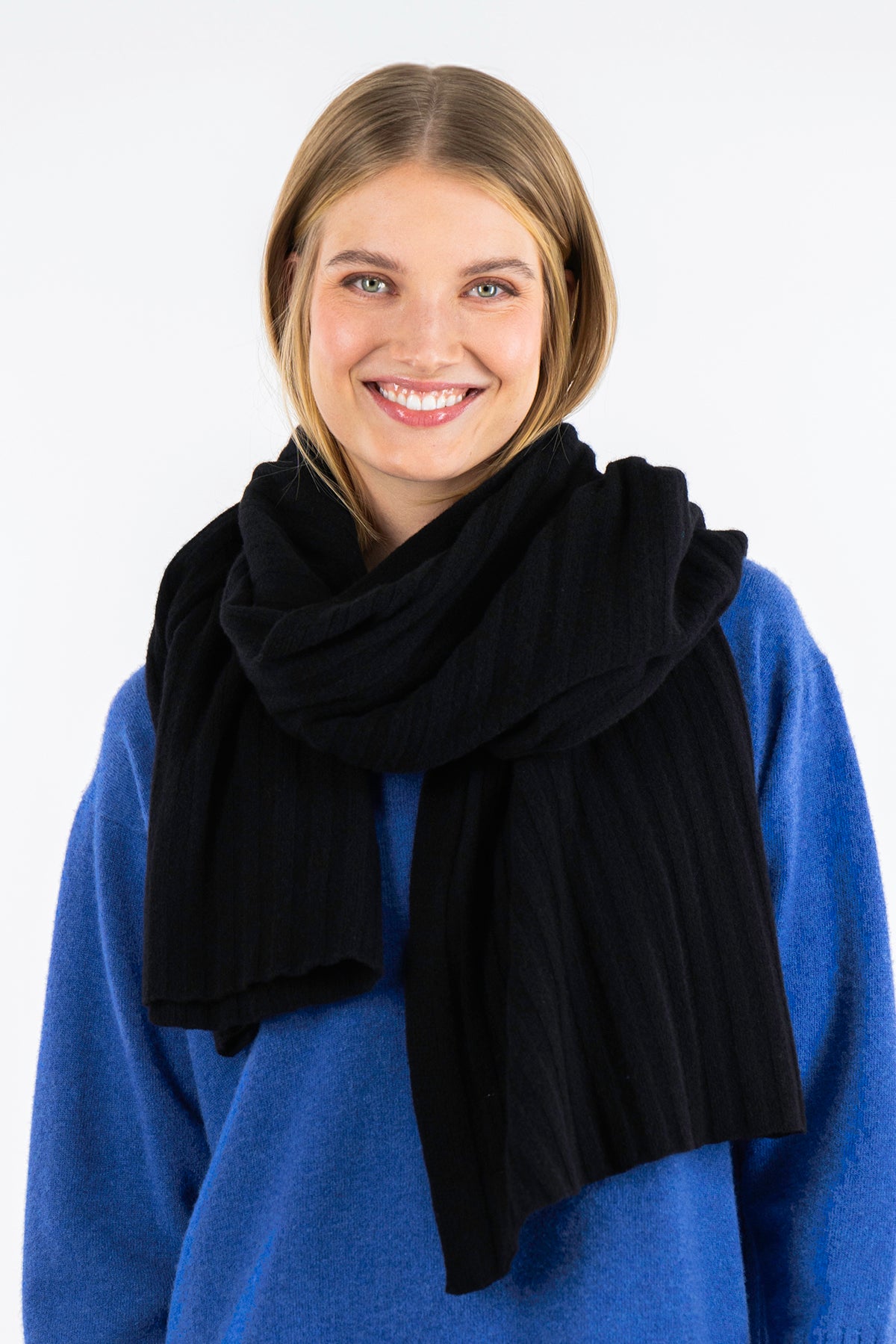 PITKOS knitted scarf black
