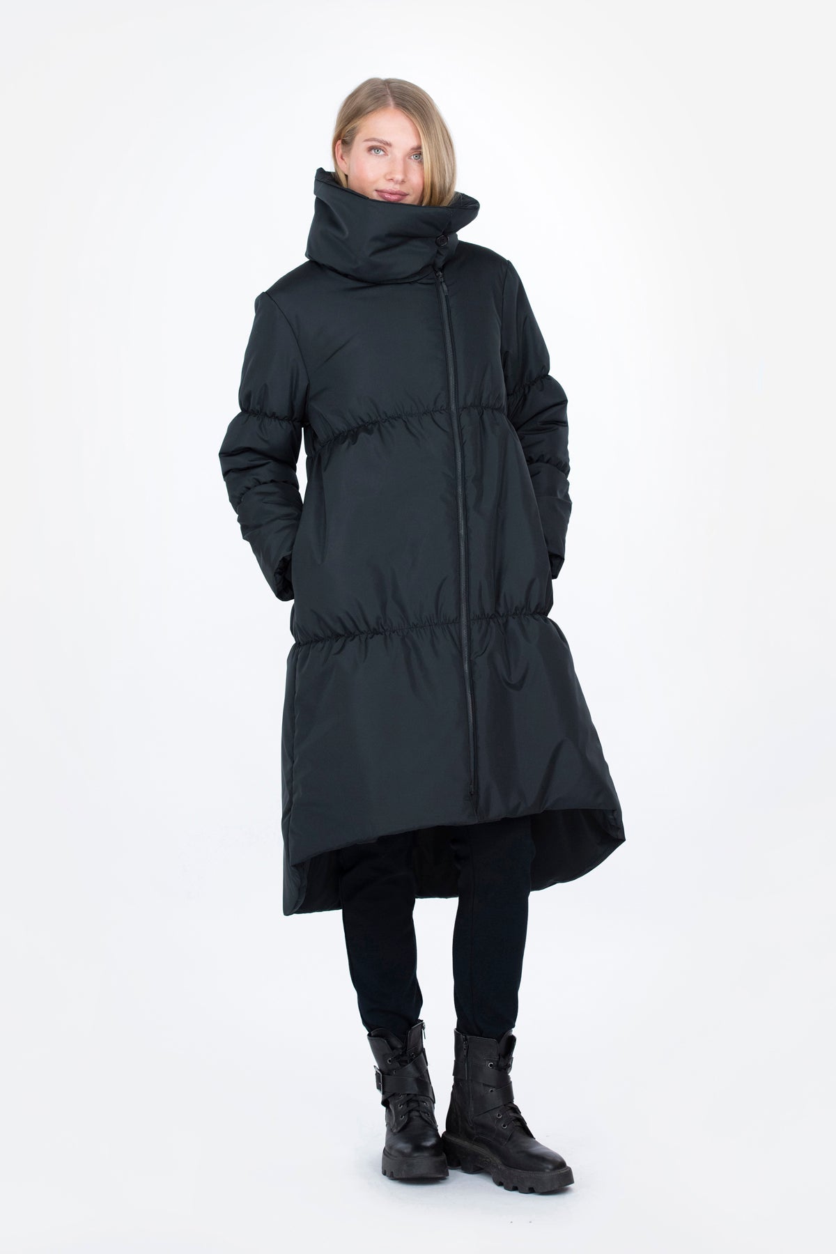 TUNDRA coat black