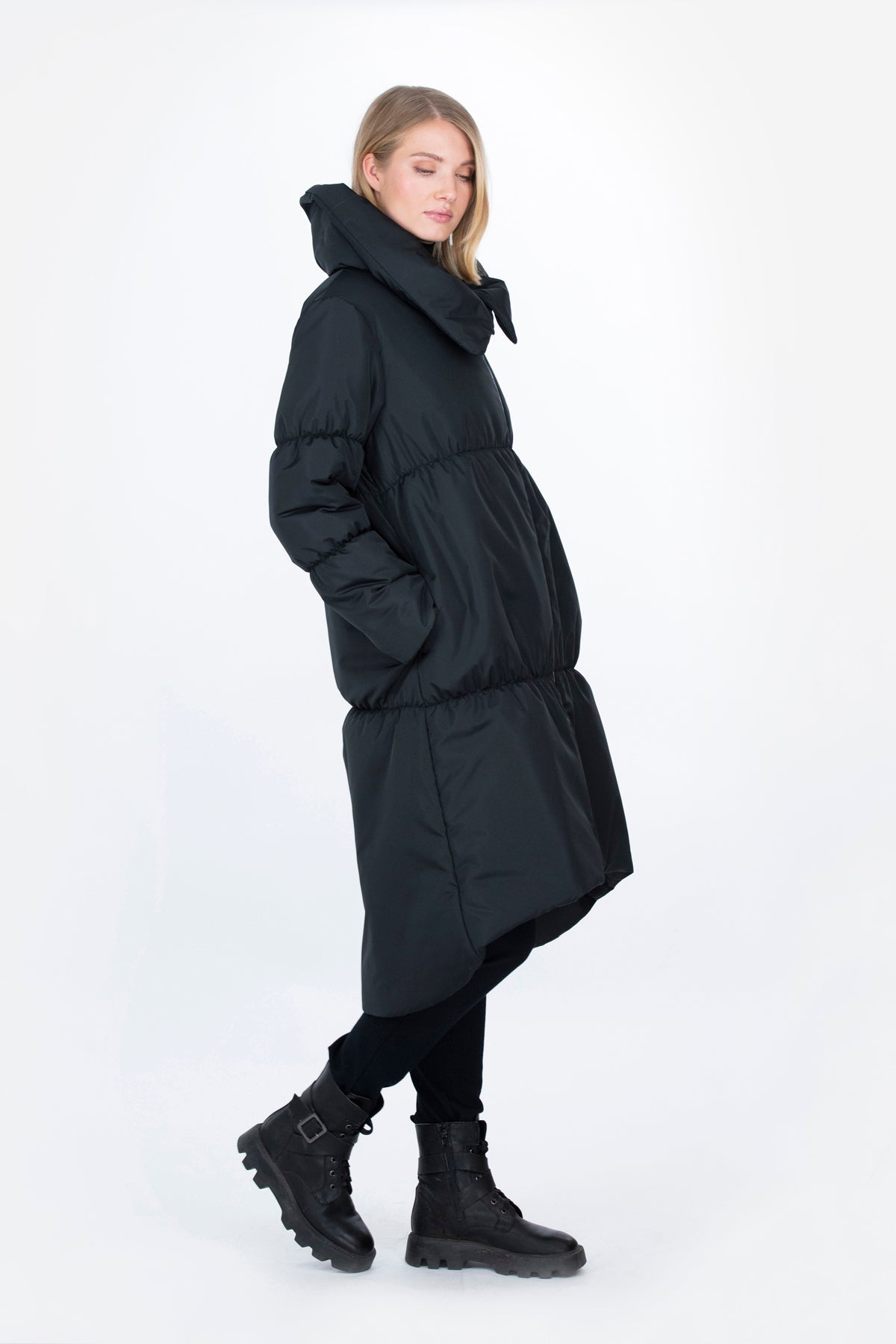 TUNDRA coat black