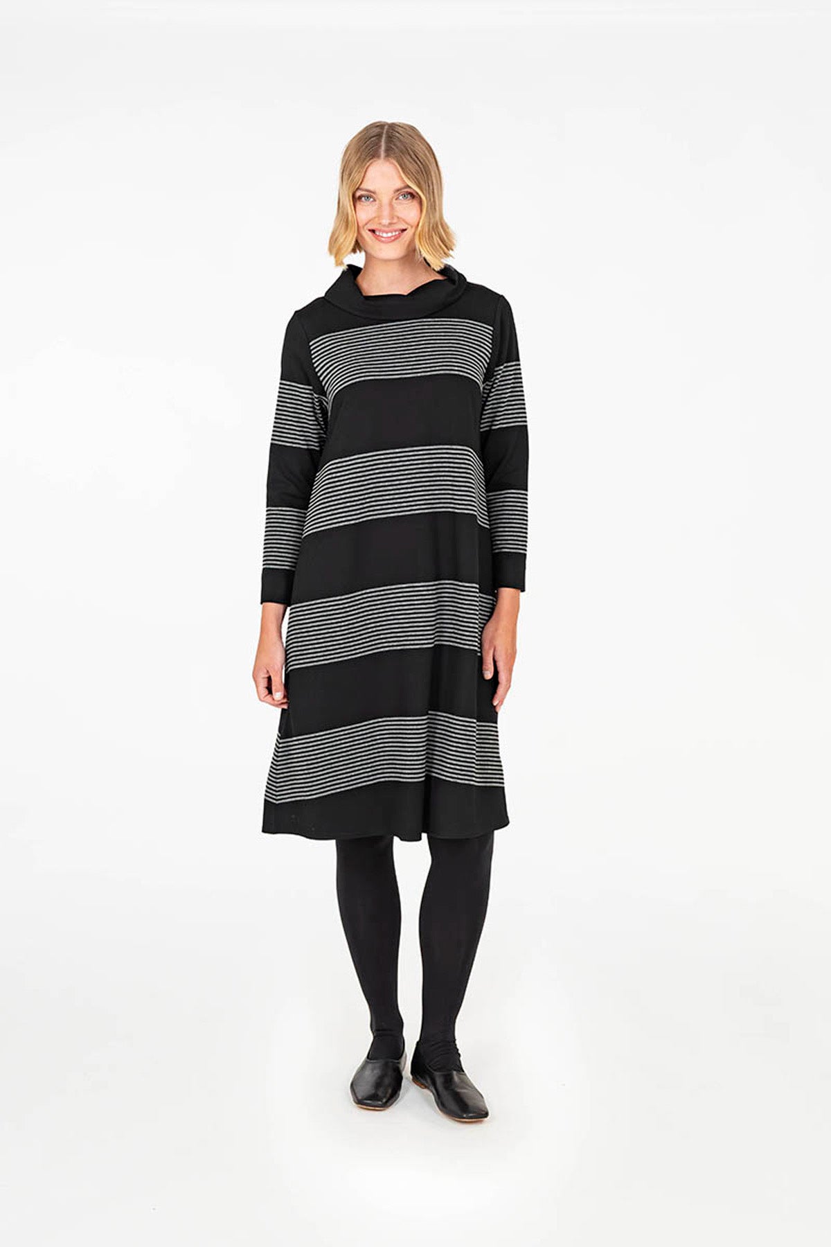 VALMUSKA dress black