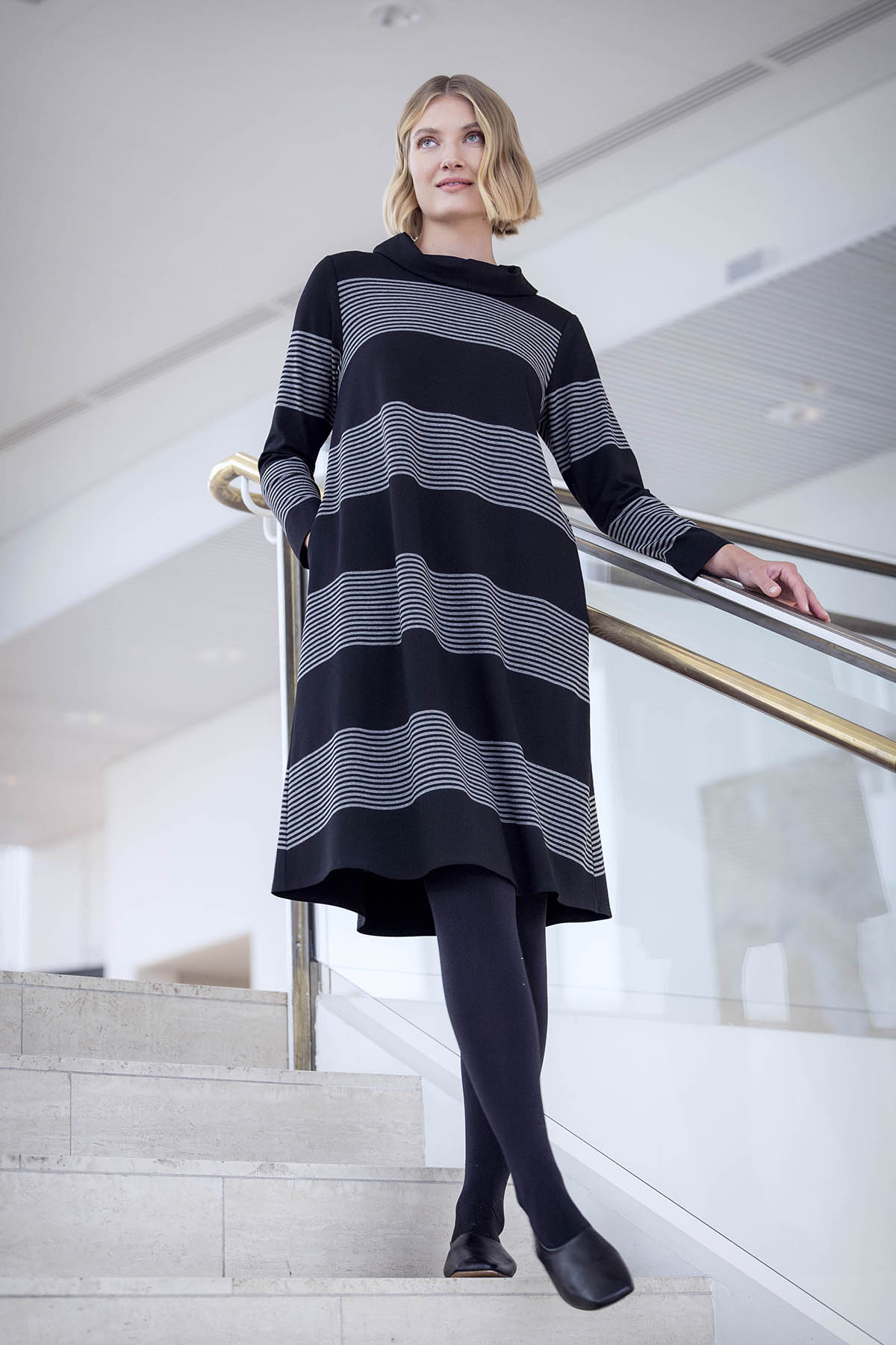 VALMUSKA dress black
